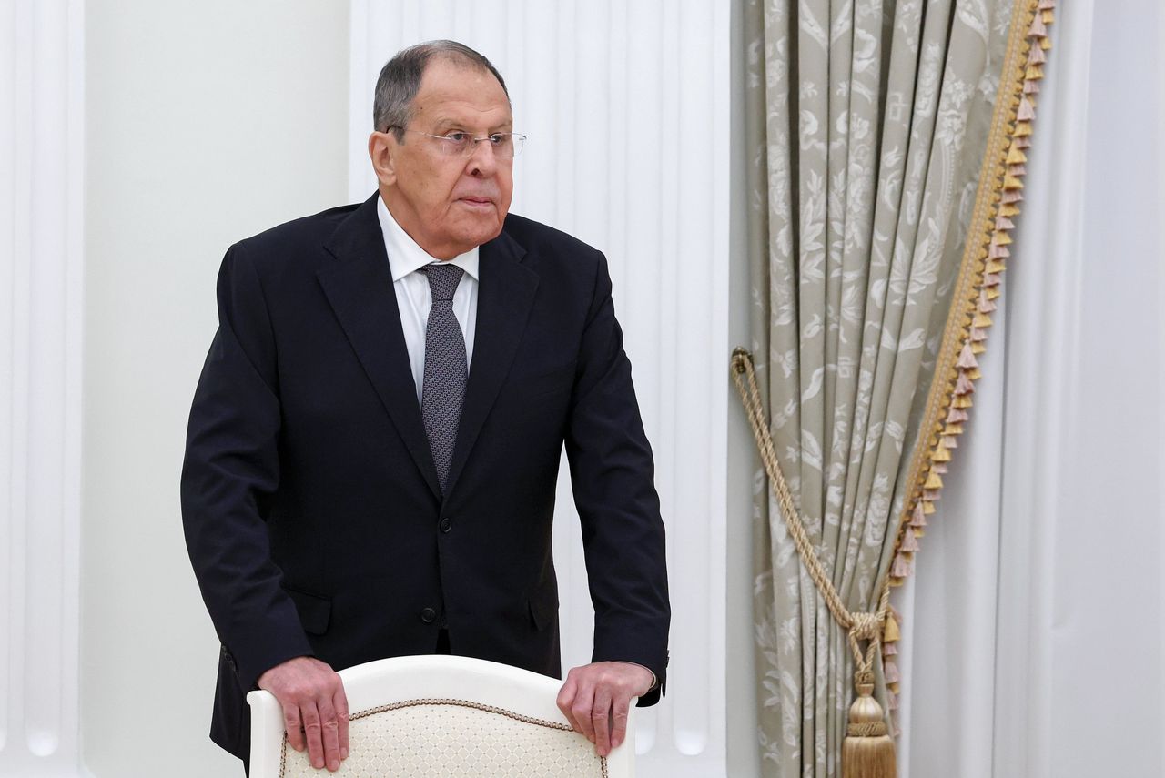 De Russische minister van Buitenlandse Zaken Sergej Lavrov is de Nestor van de Russische diplomatie. Het is op dit moment onduidelijk welke rol hij speelt.