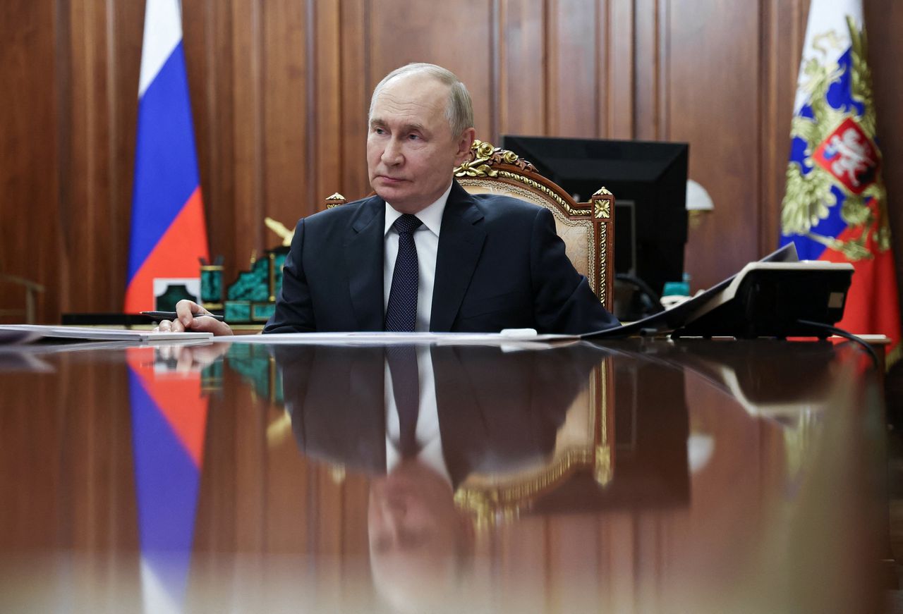 President Vladimir Vladimirovitsj Poetin leidt Rusland sinds 2000 en is initiatiefnemer van de oorlog.