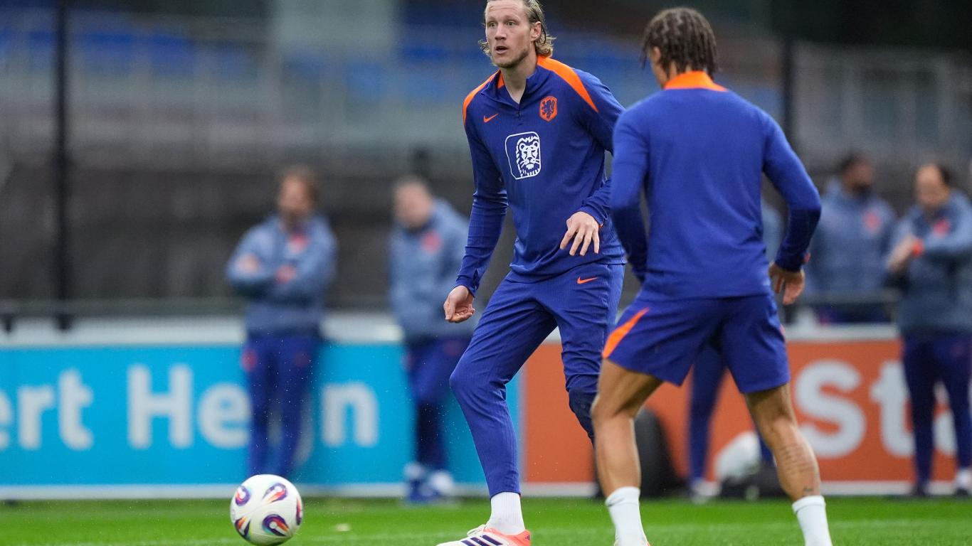 Wout Weghorst verlaat trainingskamp Oranje