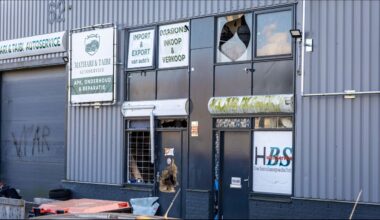 Omroep Flevoland - Nieuws - Explosie bij autobedrijf aan Markerkant