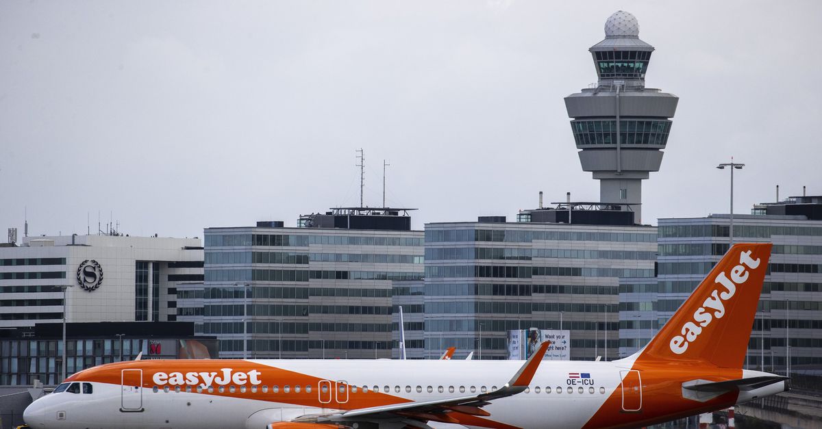 Schiphol prijst zich uit de markt, waarschuwt easyJet