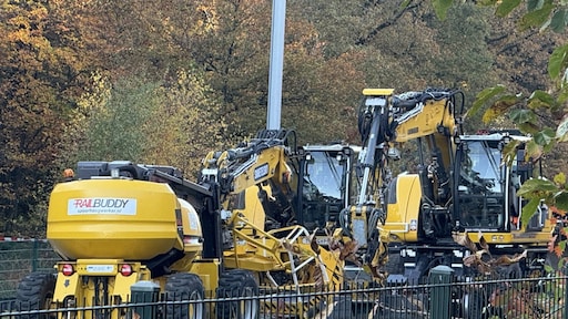 man overleden door botsing graafmachines