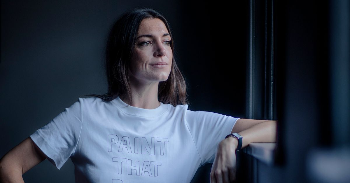 Kunstinfluencer Katy Hessel geeft tips om een kunstrijk leven te leiden: ‘Kunst maken in deze tijd staat gelijk aan onze verantwoordelijkheid nemen voor onze medemens.’