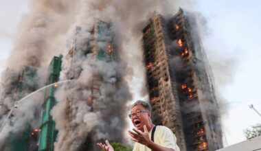 Grote brand in woontorens in Hongkong als gevolg van bamboesteigers, zeker dertien doden