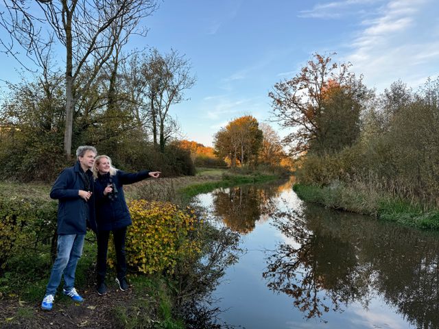 Saskia van Loenen en Jean-Pierre Geelen schreven een „eerbetoon aan het blauwe wonder”.