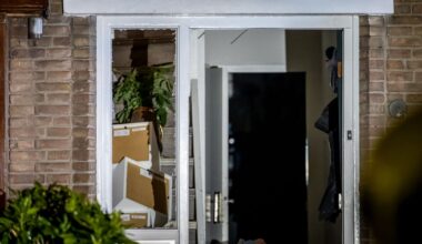 Onrust in dorp houdt aan: opnieuw grote schade na explosie bij woning - Omroep West