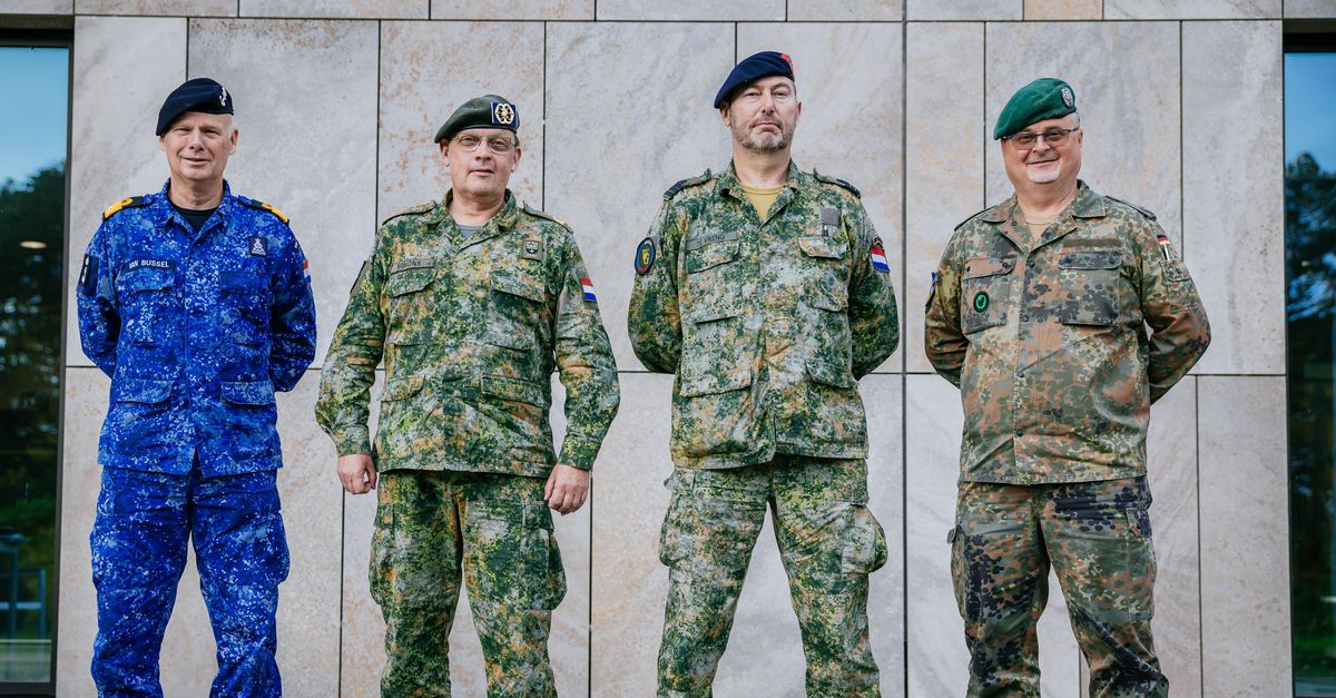 Russische treinen met tanks rijden in één ruk door naar het front, NAVO-materieel stuit op dertig grenzen van dertig bondgenoten