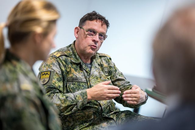 Detlev Simons, chef-staf van het hoofdkwartier van de NAVO dat zich richt op logistiek en transport.