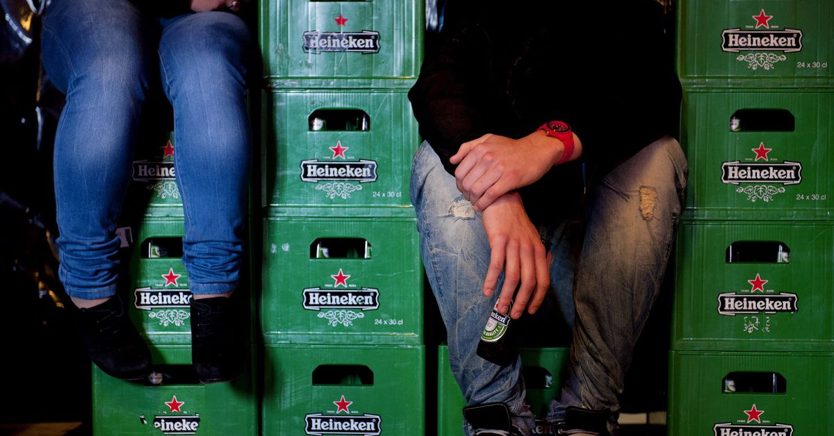 Campagne tegen machogedrag gericht op jongens op het platteland: 'Als ik niet meedrink, dan hoor ik d'r niet bij?'