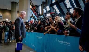Jesse Klaver doet wat hij kan, maar in deze formatie belt iedereen met 50Plus’er Jan Struijs