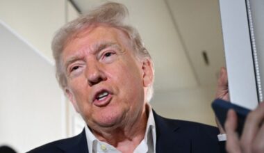 Trump dag 284: Trump haalt 3000 troepen terug uit Roemenië, wil afschaffing filibuster, gegevens van meer dan 4000 gedetineerde immigranten kwijt, Noem ontkent onterechte arrestaties, vrouw Miller dreigt criticus met deportatie, Trump noemt Biden 'crimineel'