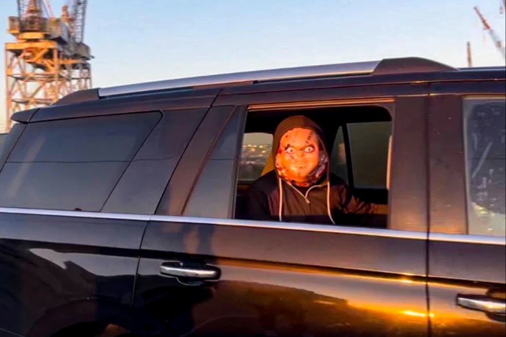 Trump dag 285: 2 miljard naar Musk voor Golden Dome, Trump renoveert Lincoln Bathroom, immigratie-agenten dragen Halloweenmaskers, Witte Huis beperkt toegang journalisten, rechters verplichten doorbetaling voedselhulp, toestemming voor aanvallen op Venezuela