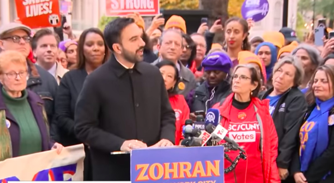 Trump dag 288: 'Safe space' Democraten op site Witte Huis, Trump dreigt middelen NY te beperken als Mamdani wint, plant missie voor troepen in Mexico, keert slechts helft SNAP-gelden uit ondanks rechterlijk bevel, 10 rijkste Amerikanen groeide met 698 miljard dollar afgelopen jaar