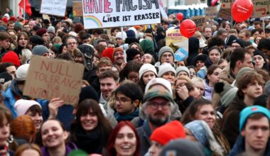25.000 demonstranten en confrontaties rond oprichting nieuwe AfD-jongerenpartij