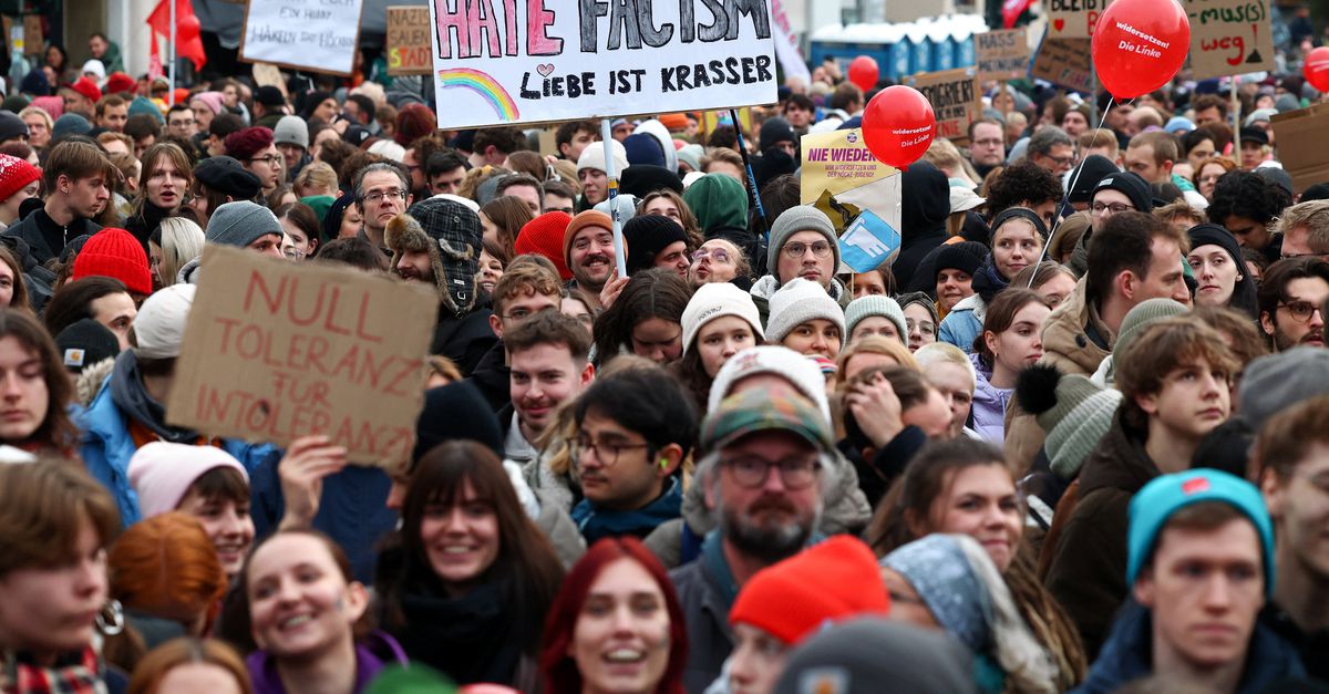 25.000 demonstranten en confrontaties rond oprichting nieuwe AfD-jongerenpartij