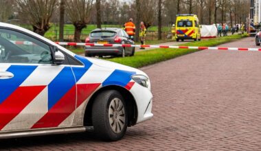 Persoon omgekomen bij auto-ongeluk Rottevalle | Trein tussen Leeuwarden en Buitenpost rijdt weer