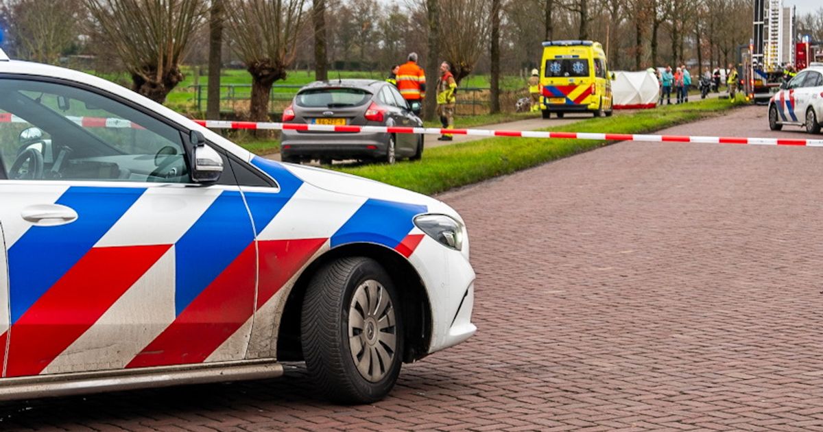 Persoon omgekomen bij auto-ongeluk Rottevalle | Trein tussen Leeuwarden en Buitenpost rijdt weer
