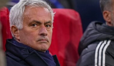 Mourinho in zijn nopjes na zege op Ajax: 'Die dikke gozer is ontzettend lief'