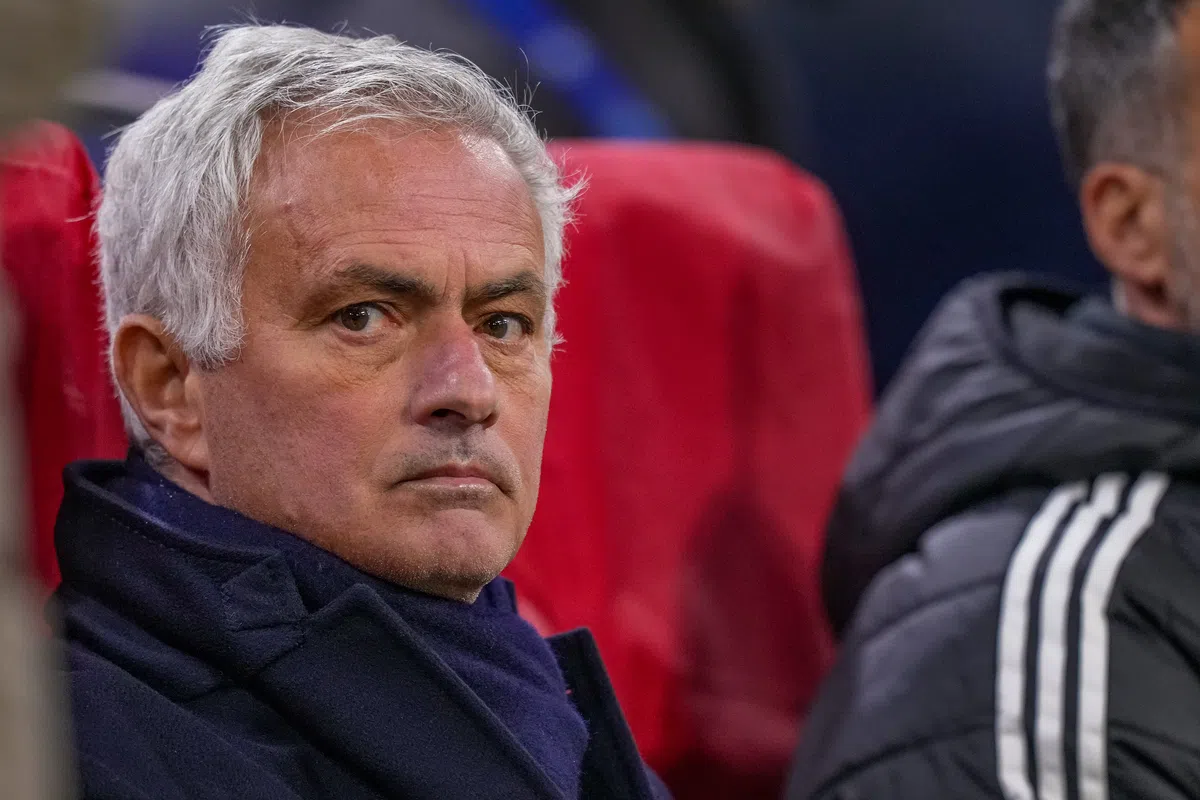 Mourinho in zijn nopjes na zege op Ajax: 'Die dikke gozer is ontzettend lief'
