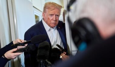 Trump dag 305: Trump beschuldigt zes Democraten van opruiing en deelt 'HANG THEM' bericht, Kustwacht trekt na kritiek beleid in om hakenkruis en Confederatievlag niet langer als haatsymbolen te zien, Trump wil Wet beschermde diersoorten terugdraaien, VS valt per ongeluk Mexico binnen, inzet National Guard DC onwettig