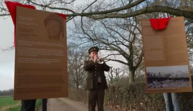 Trump dag 308: Trump heft DOGE op, herpost bericht dat Democratische partij bestempelt als 'partij van binnenlandse terroristen', verwijt Oekraïne geen dankbaarheid te tonen, informatiepanelen Margraten Even tot Hier weer verwijderd, 15-jarige autist na 50 dagen pas vrij