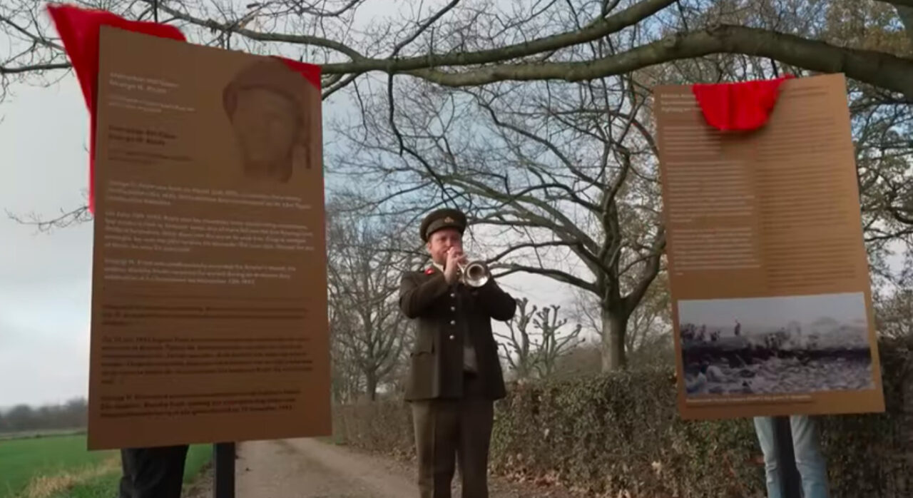 Trump dag 308: Trump heft DOGE op, herpost bericht dat Democratische partij bestempelt als 'partij van binnenlandse terroristen', verwijt Oekraïne geen dankbaarheid te tonen, informatiepanelen Margraten Even tot Hier weer verwijderd, 15-jarige autist na 50 dagen pas vrij