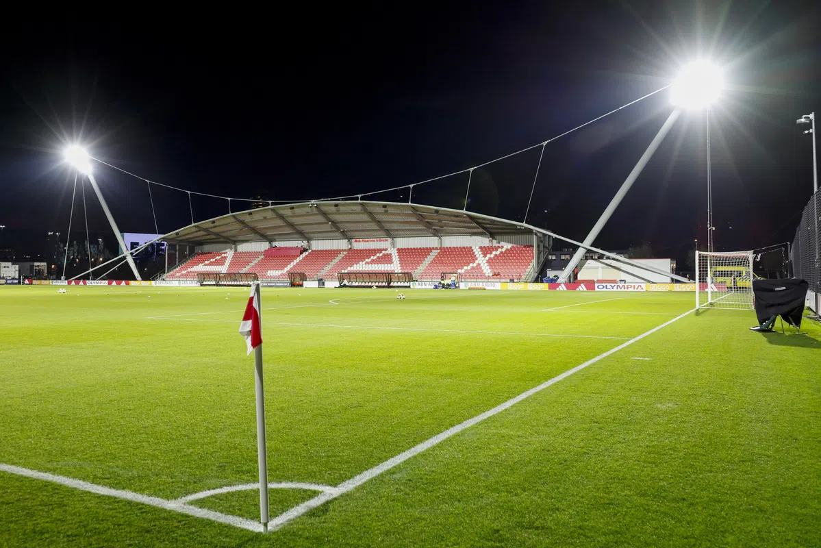 Ajax Onder 17 haalt gigantisch uit tegen leeftijdsgenoten van AZ