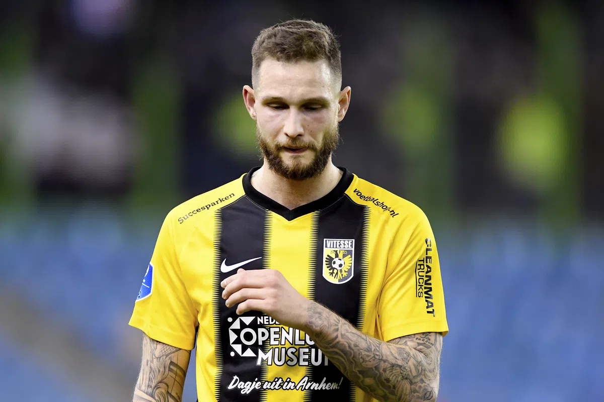 'Tim Matavz veroordeeld: ex-PSV'er sloeg en wurgde zijn vrouw'