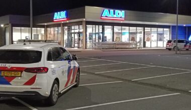 Overvallers bedreigen personeel van supermarkt met groot keukenmes en vluchten op fatbike