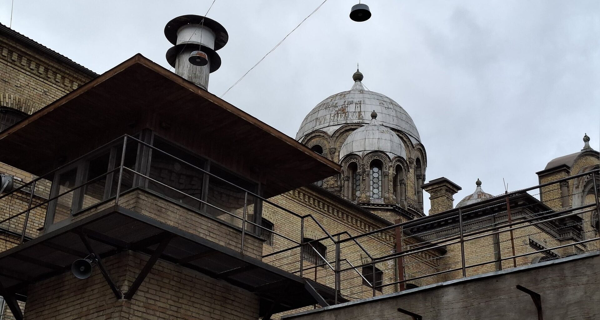 De KGB-cellen in Vilnius laten zien wat zich nu afspeelt in Oekraïne: ‘Eens komen we terug!’