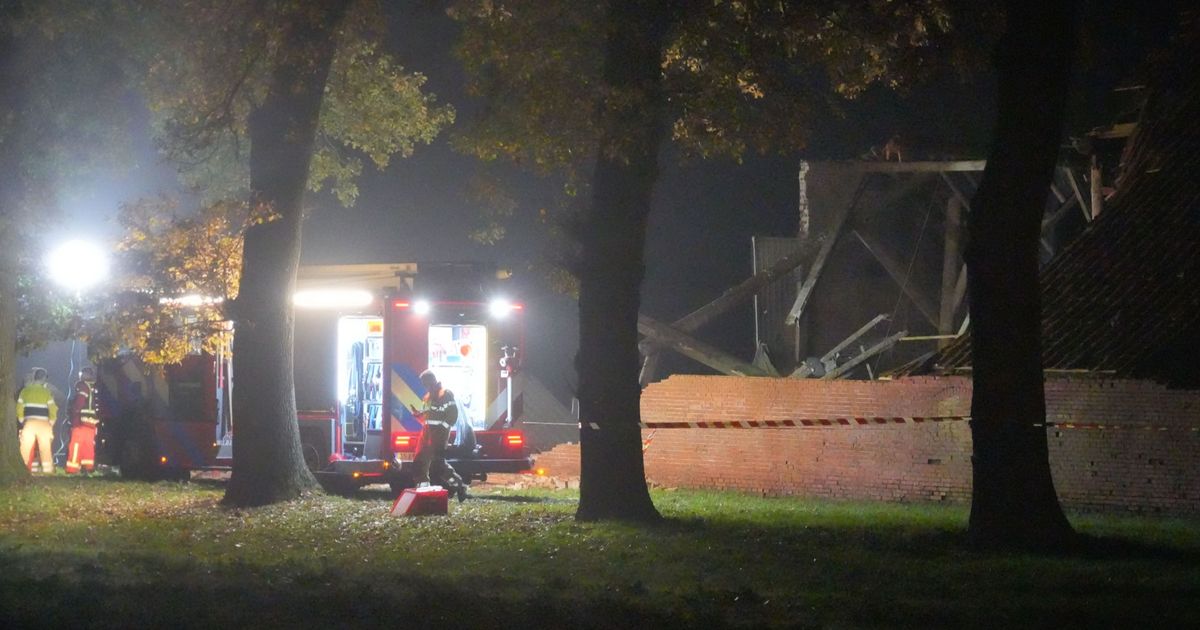 Dode en gewonde na instorten boerenschuur in Bellingwolde - RTV Noord