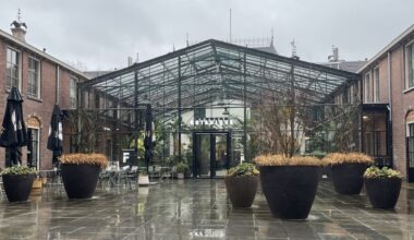 Bestsellerauteur Peter Buwalda komt naar Filmhuis Botanique voor nieuwe talkshowreeks | BredaVandaag