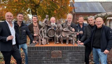 Rowwen Hèze krijgt eigen bronzen standbeeld in America: 'Een eer die ons diep raakt' - L1 Nieuws