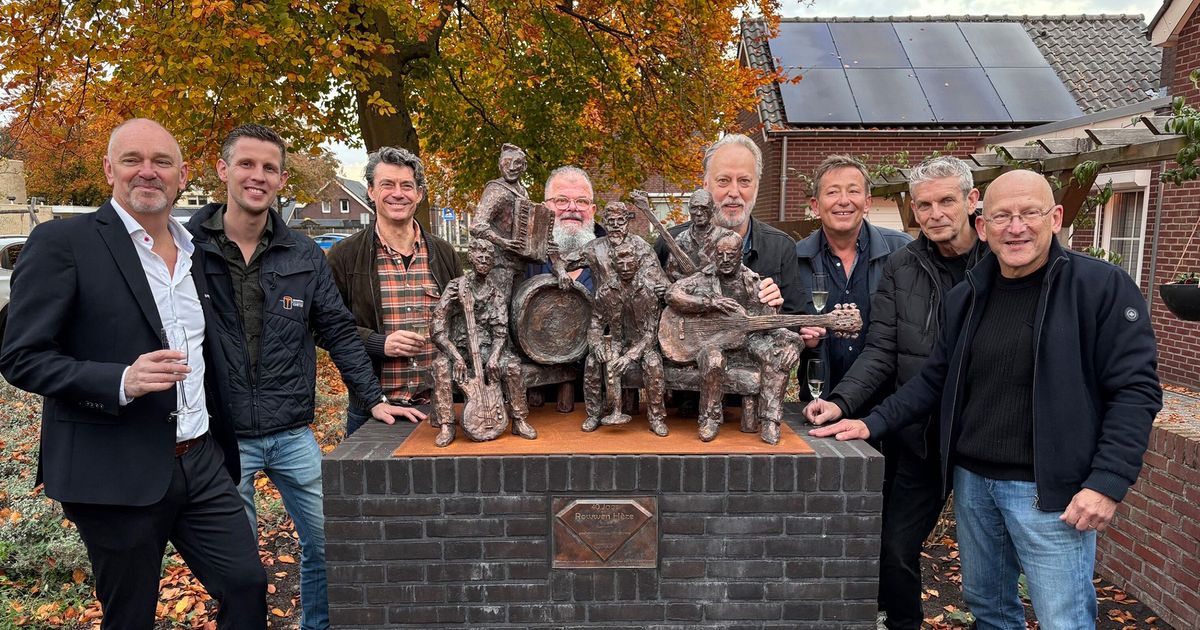 Rowwen Hèze krijgt eigen bronzen standbeeld in America: 'Een eer die ons diep raakt' - L1 Nieuws