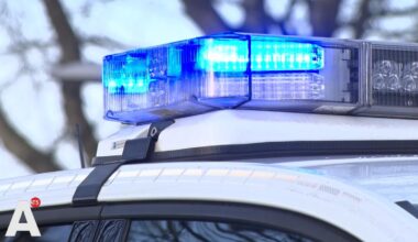 Automobilist vlucht bij politiecontrole en rijdt fietser aan