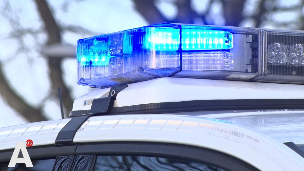 Automobilist vlucht bij politiecontrole en rijdt fietser aan