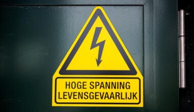 Duizenden huishoudens urenlang zonder stroom in Rivierenbuurt en De Pijp - AT5