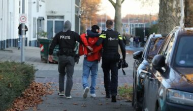 Drie verdachten opgepakt om verdachte situatie in trein Hilversum, mogelijke bommelding