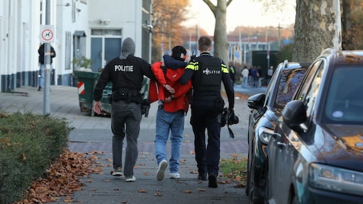Drie verdachten opgepakt om verdachte situatie in trein Hilversum, mogelijke bommelding