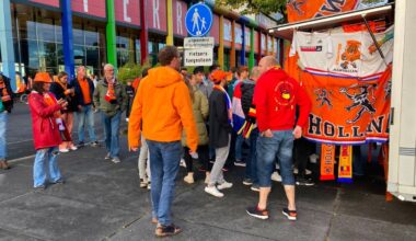 Fanatieke Oranje-supporters boycotten wedstrijd tegen Litouwen