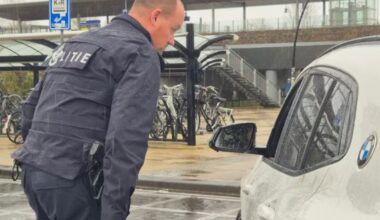 Hardleerse automobilist wordt voor 31e keer betrapt met telefoon in zijn hand - RTV Utrecht