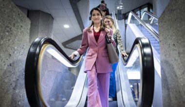 Dilan Yesilgöz (VVD) na afloop van een gesprek met verkenner Wouter Koolmees.