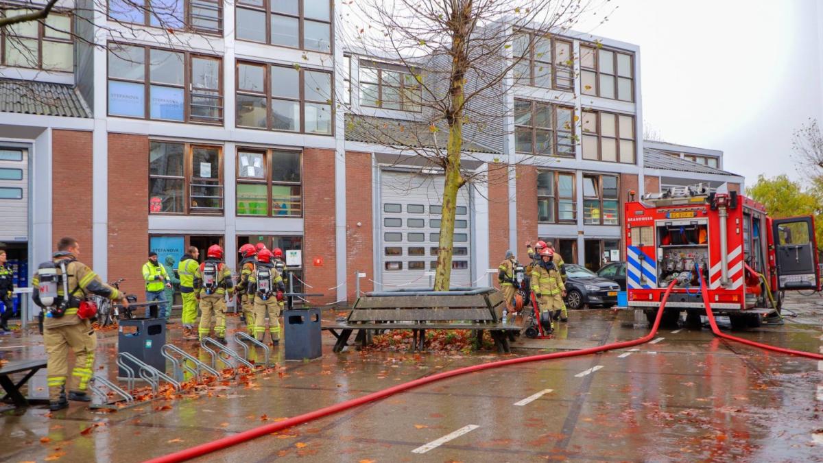 Kinderdagverblijf in Noord ontruimd na brand in kantoor