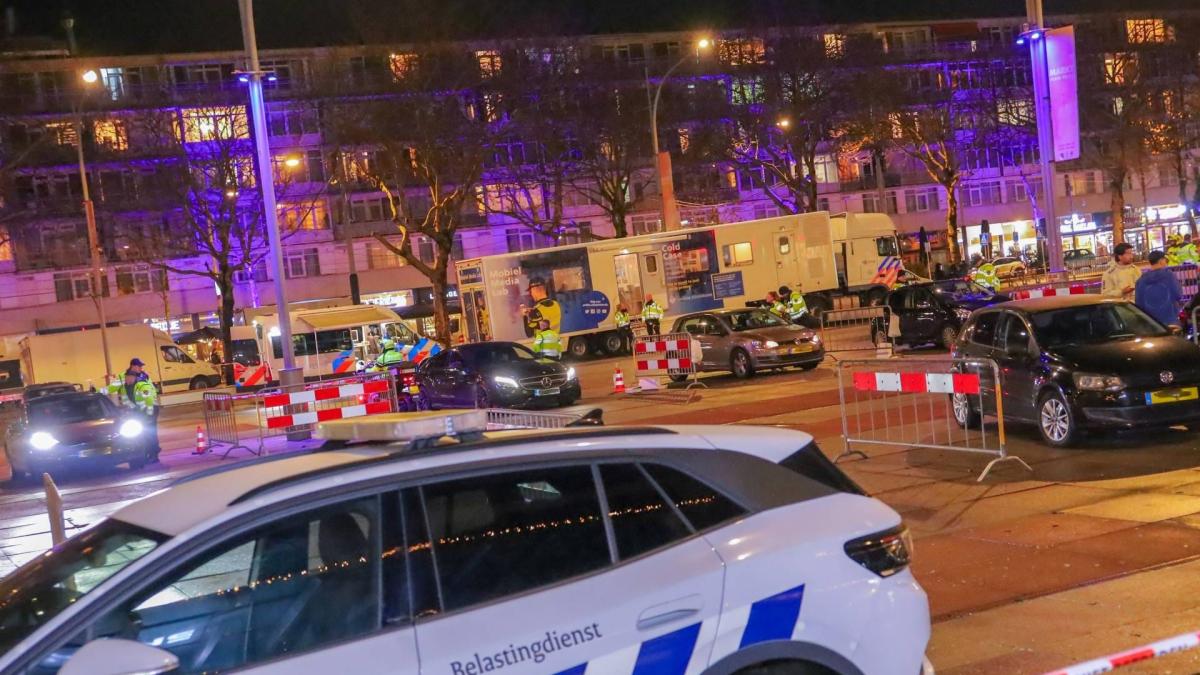 Auto's in beslag genomen bij grote verkeerscontrole op Plein '40-'45
