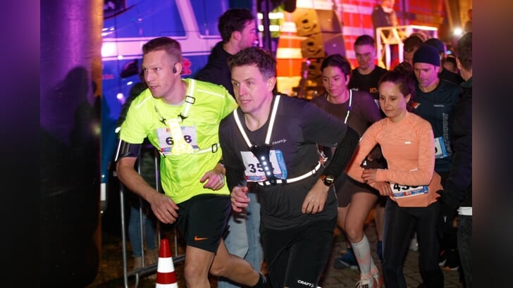 Om 19.30 uur klonk het startschot van de tiende Run by Night.