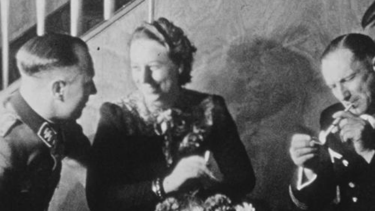 Zeldzame beelden opgedoken: nazi's feesten met hotelpersoneel in Alkmaar