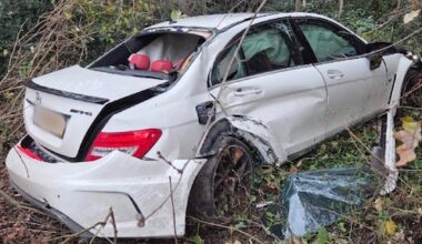 Man die in 7 jaar al 21 keer is betrapt zonder rijbewijs crasht na dollemansrit