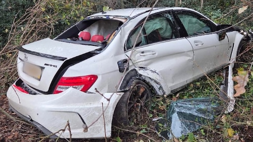 Man die in 7 jaar al 21 keer is betrapt zonder rijbewijs crasht na dollemansrit
