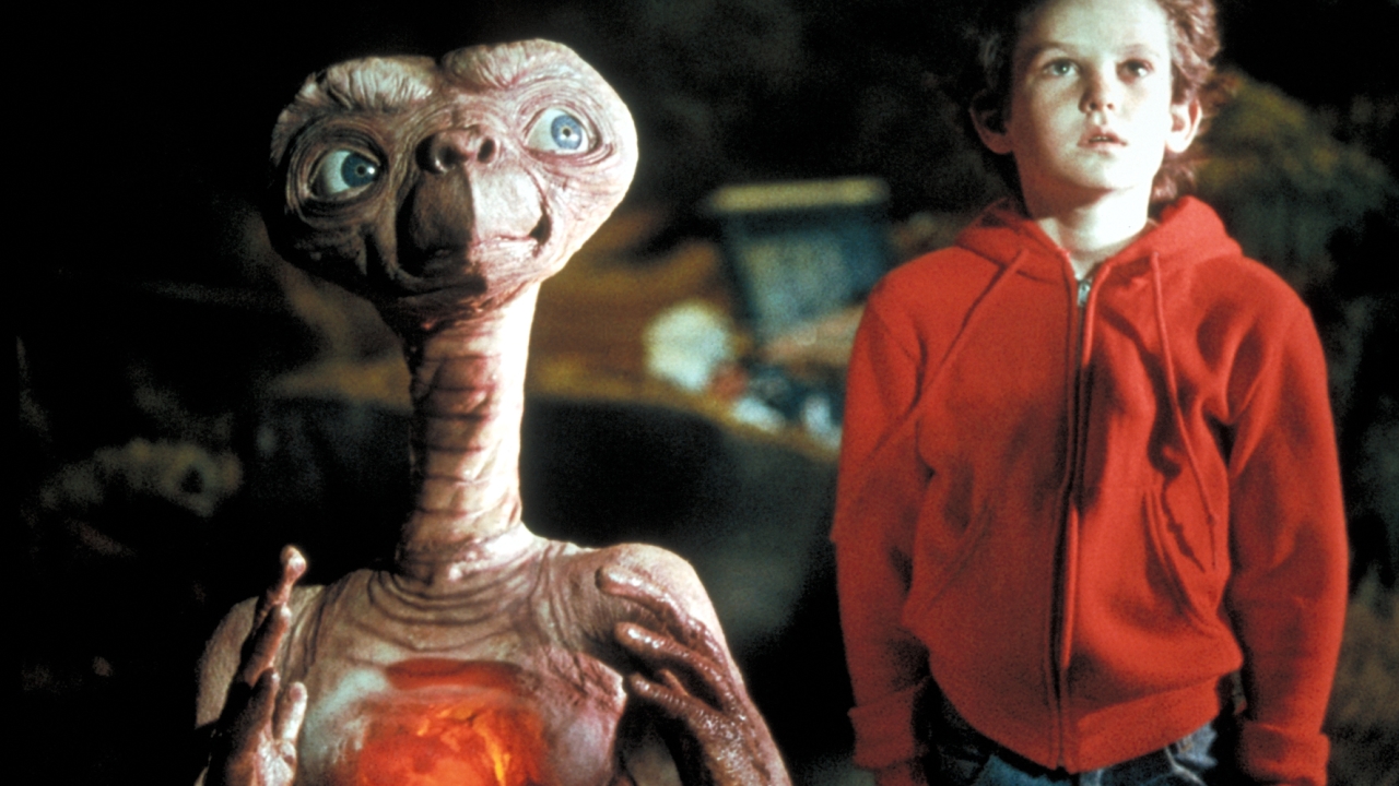 De rest van Hollywood haalde er zijn neus voor op, maar A24 waagt de sprong: "Ted gekruist met E.T."