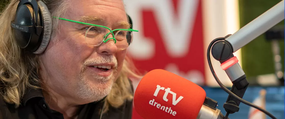 Zanger en Radio Drenthe-presentator René Karst overleden - RadioWereld